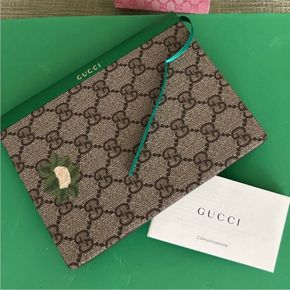 GUCCI x DISNEY COLLAB RARE NOTEBOOK BRAND NEW AUTHENTIC& LUXURY/AUTH CARD - Picture 3 of 7